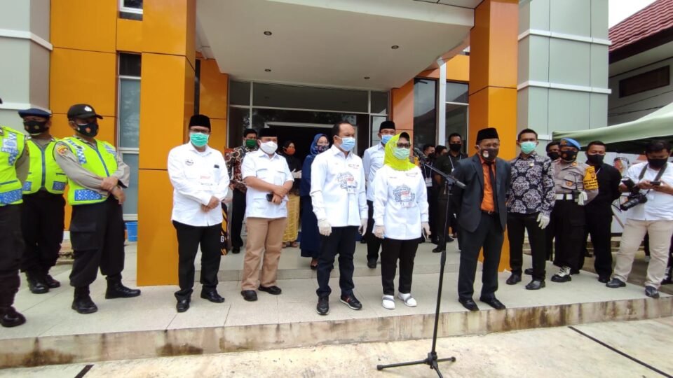 Pasangan calon Wali Kota dan Wakil Wali Kota Bontang Neni - Joni (foto: Lydia)