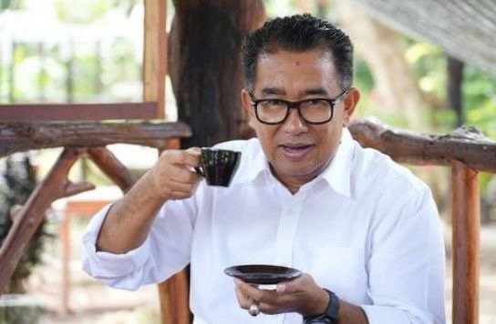 Penjabat (Pj) Gubernur Kalimantan Timur (Kaltim) mencoba langsung Kopi Luwak yang berada di Desa Prangat Baru, Kecamatan Marangkayu, Kutai Kartanegara.