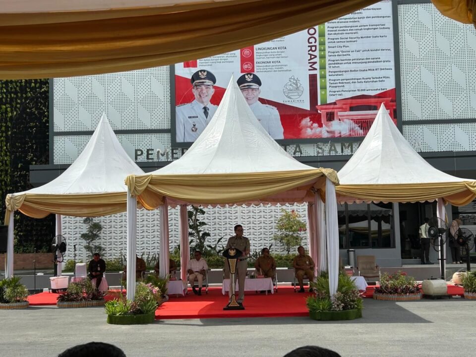 Teks: Wali Kota Samarinda, Andi Harun.