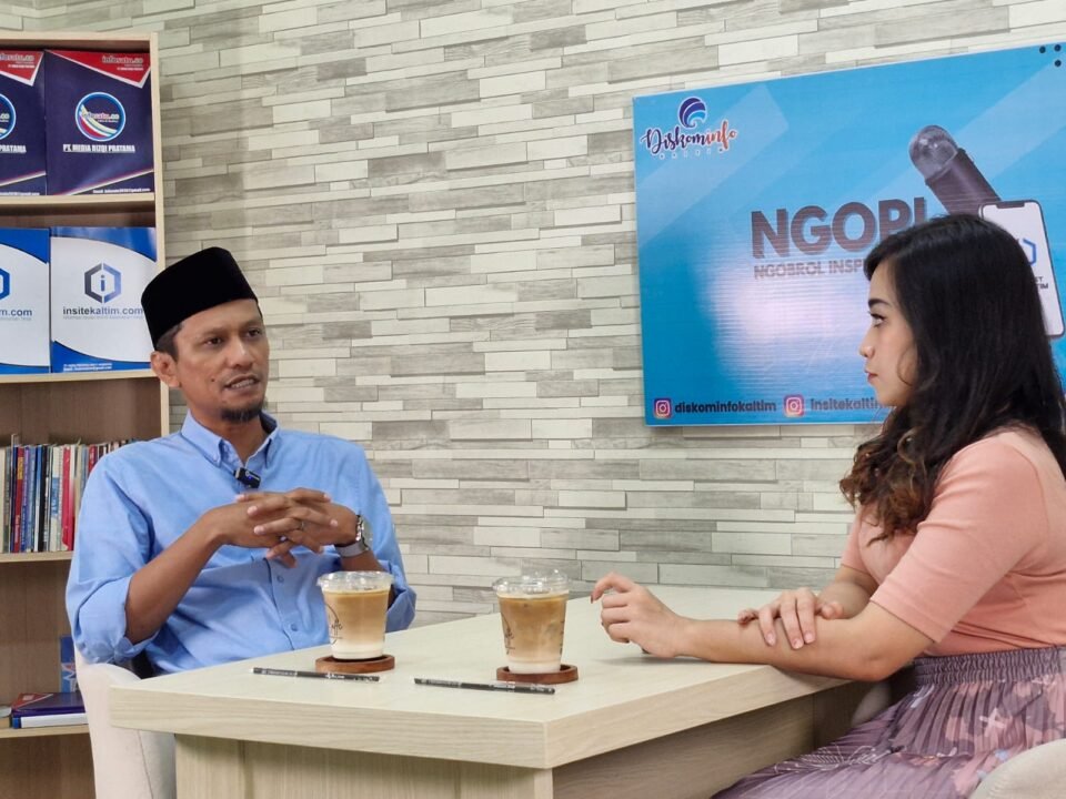 Teks: Ketua Plt DPD Partai Golkar Samarinda, Nidya Listiyono pada acara Podcast Ngobrol Inspirasi (Ngopi) Insitekaltim