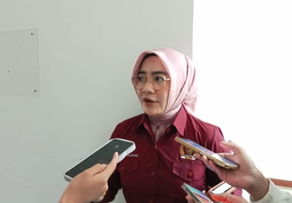 Teks: Anggota Komisi ll DPRD Samarinda, Laila Fatihah.