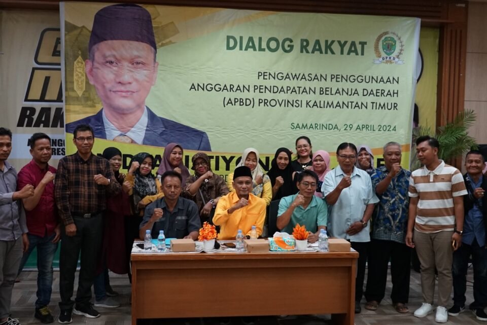 Teks: Nidya Listiyono menggelar “Dialog Rakyat” di Jalan Mulawarman, Kecamatan Samarinda Ilir.