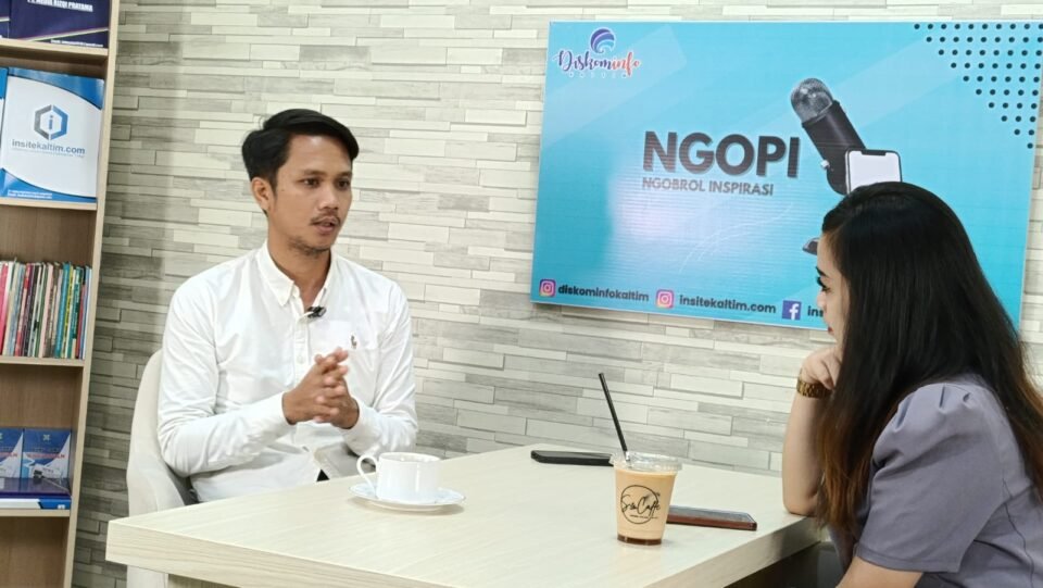 Teks: Ketua PWI Kaltim Abdurrahman Amin, dalam acara Ngopi di Podcast Insitekaltim.