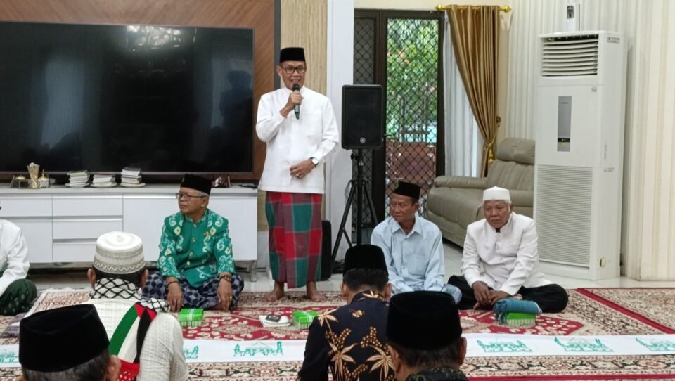 Teks: Wakil Wali Kota Samarinda, Rusmadi Wongso saat Buka Puasa bersama PCNU.