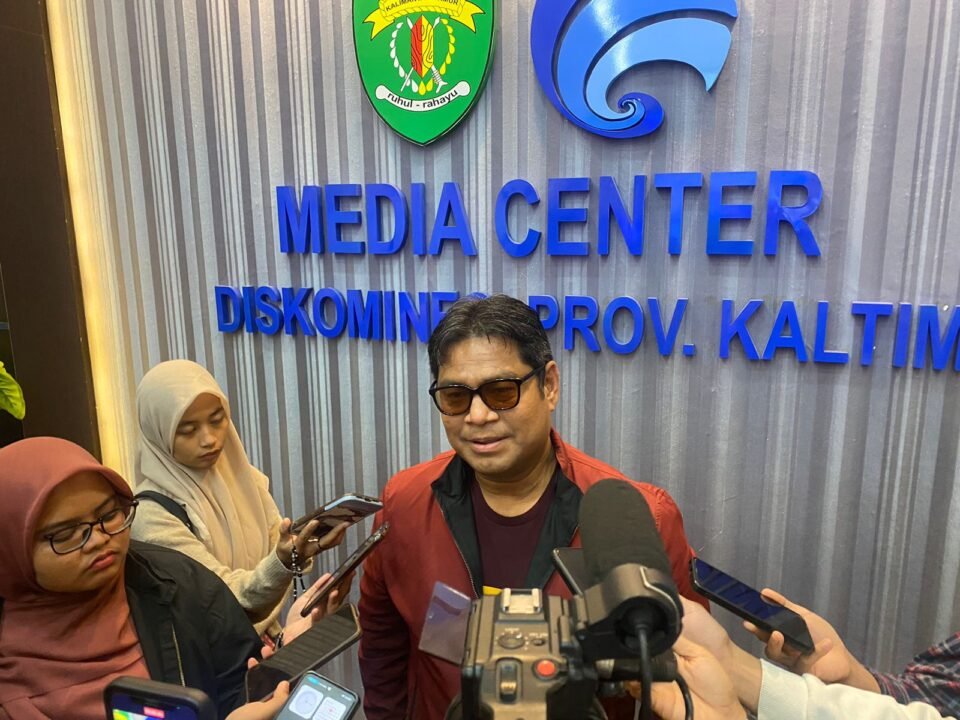 Teks: Zulfadly Syam Sekretaris Asosiasi Penyelenggara Jasa Internet Indonesia (APJII) Pusat