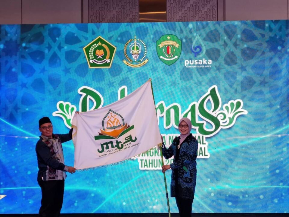 Teks: Sekretaris Daerah Provinsi Kalimantan Timur (Sekdaprov Kaltim), Sri Wahyuni.