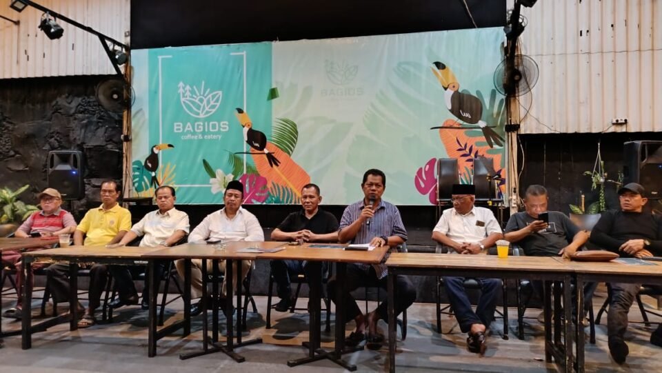 Teks: BPW dan BPD KKSS saat menggelar Konferensi Pers di Caffe Bagios Samarinda.