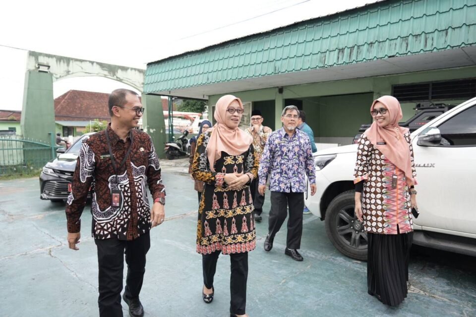 Teks: Sekretaris Daerah Provinsi (Sekdaprov) Kaltim, Sri Wahyuni.