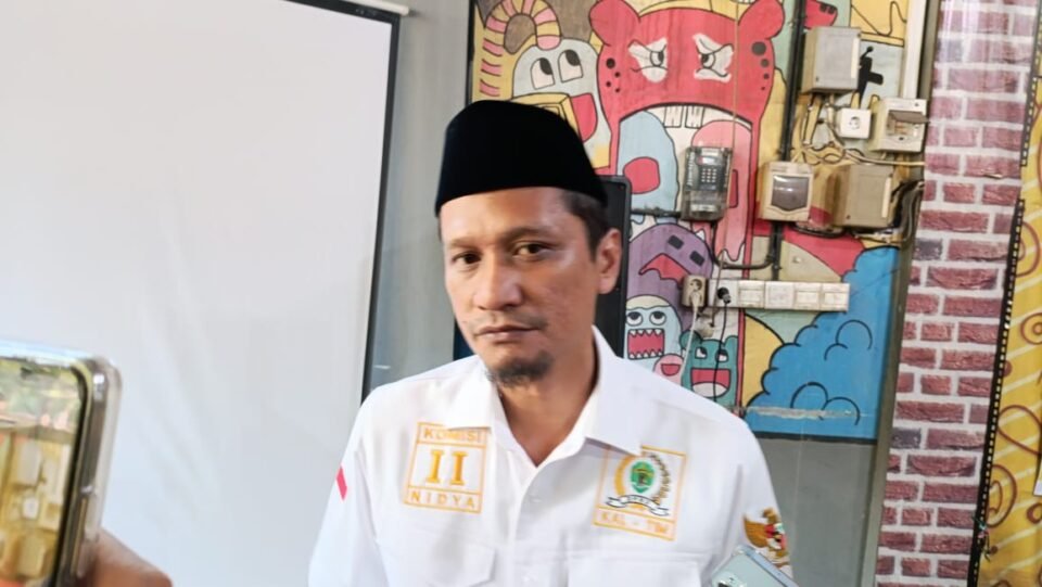 Teks: Pelaksana Tugas (Plt) Ketua DPD Partai Golkar Samarinda Nidya Listiyono.