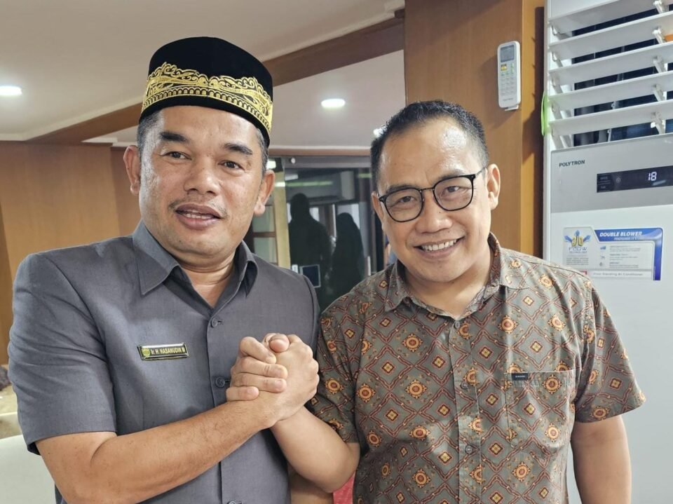Teks: Ketua Golkar Kukar, Hasanuddin Mas'ud.