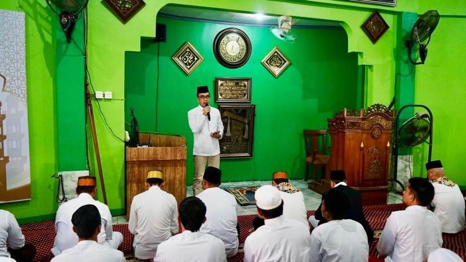 Kepala Kantor Wilayah Kementerian Hukum dan HAM Kalimantan Timur (Kakanwil Kemenkumham Kaltim) Gun Gun Gunawan menyatakan bahwa berkurban adalah usaha menyingkirkan maupun menyembelihkan hal-hal yang menghalangi takwa kepada Allah SWT.