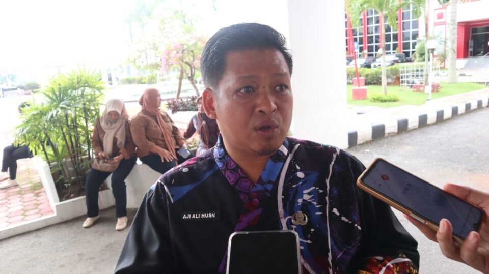 Teks: Kadispora Kukar, Aji Ali Husni.