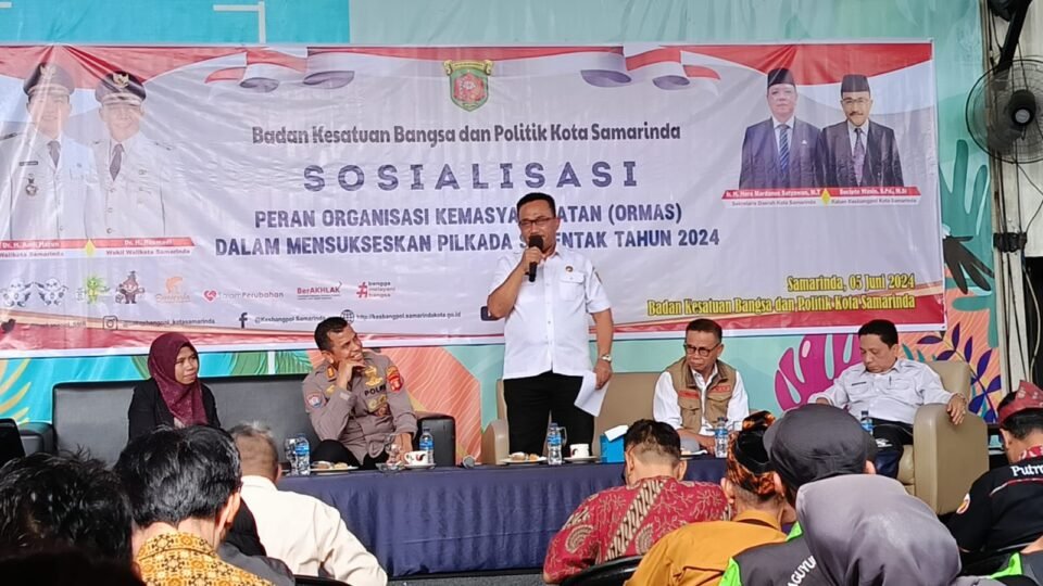 Teks: Kepala Kesbangpol Kota Samarinda, Sucipto Wasis.