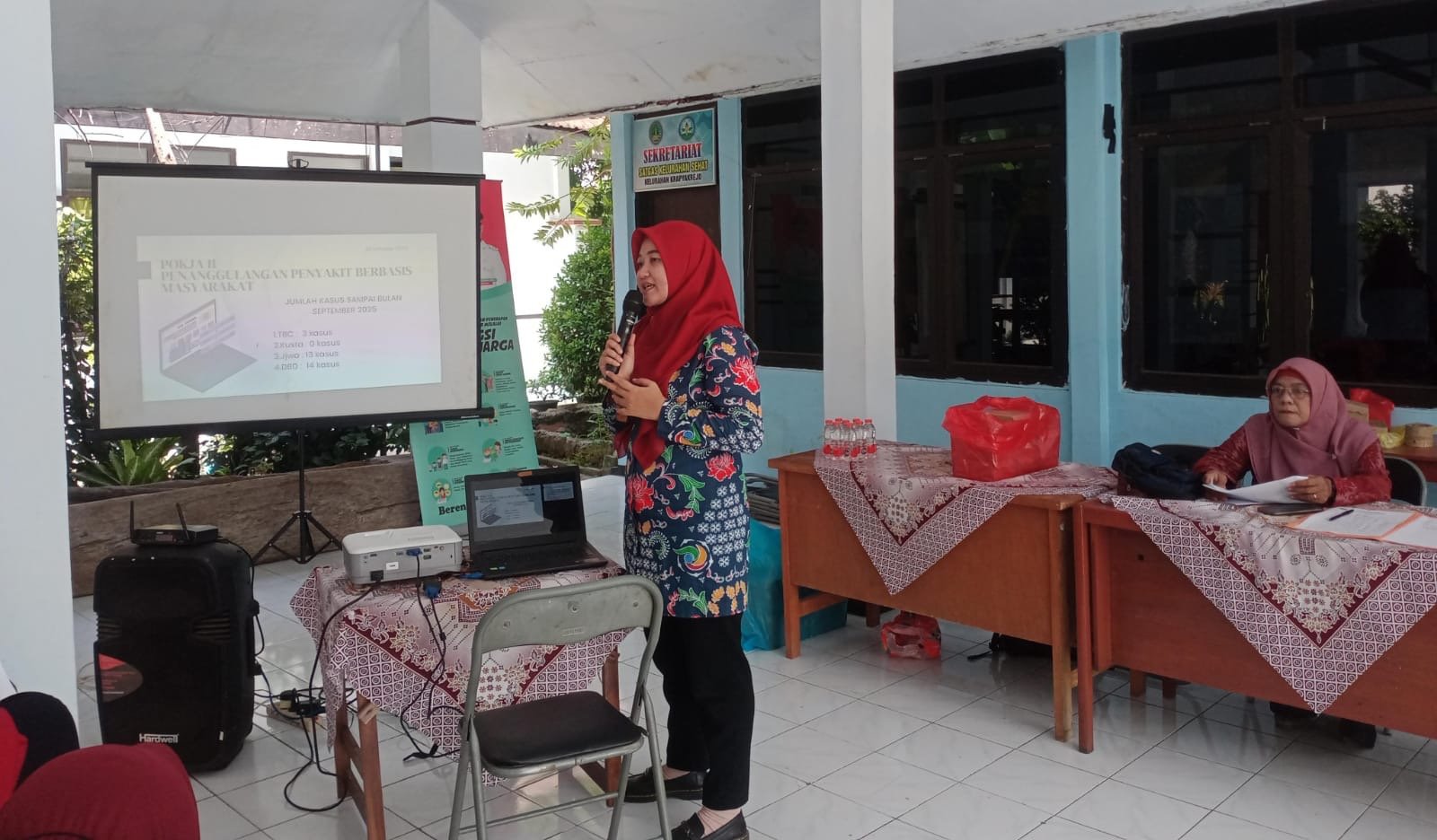 Karangketug Community Health Center Baduta 予防接種、無料健康診断、クラピャクレジョの DHF 症例
